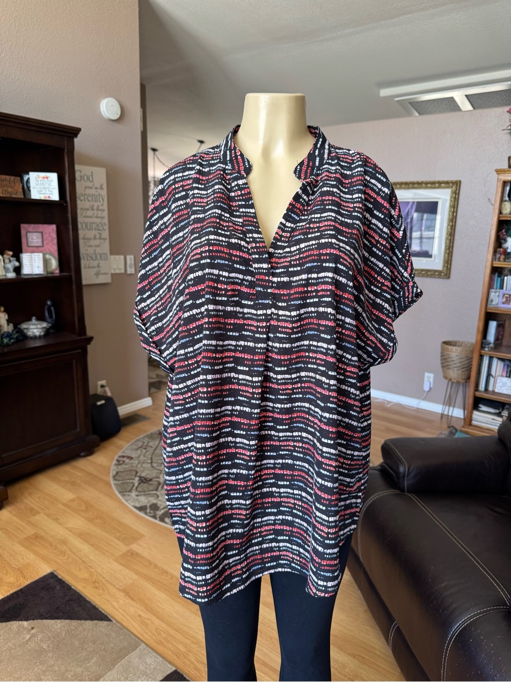 Boutique black striped short sleeve V-neck tunic-size 1X